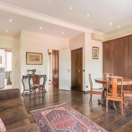 Apartament The Rent - Elegant Two-bedroom In Via Aurelia