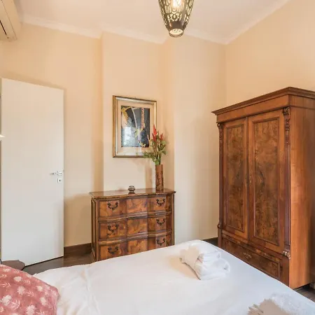 The Rent - Elegant Two-bedroom In Via Aurelia Apartment