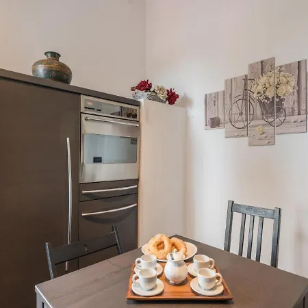 Apartment The Rent - Elegant Two-bedroom In Via Aurelia Rome